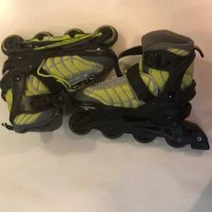 DBX Rollerblades